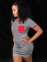 Load image into Gallery viewer, STRIPE POCKET DRESS
